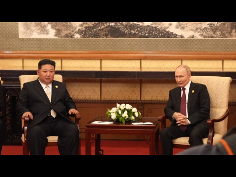 À Pékin, Poutine remercie Kim pour l'aide des troupes nord-coréennes
