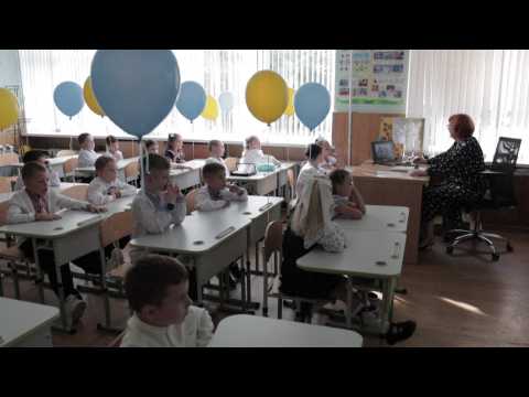 "C'est notre terre": les enfants ukrainiens font leur rentrée scolaire