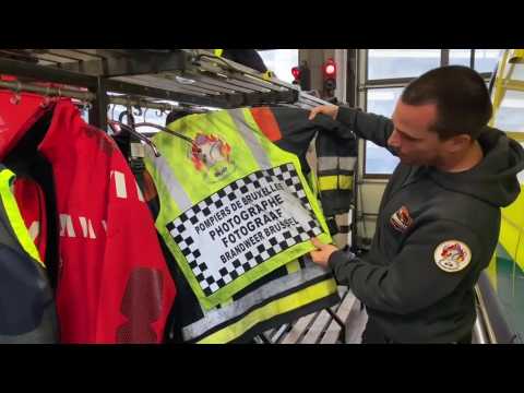 Pompiers Uniforme Ambulancier Belgique Un Homme Ivre Vole L