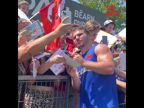 Vidéo. Revivez l'ambiance de folie à Pau pour Antoine Dupont et le rugby à 7